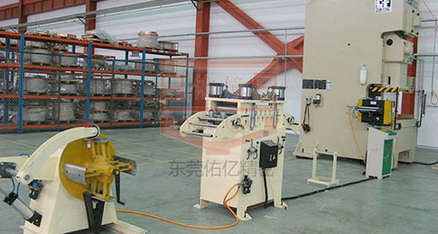 送料機(jī)如何選擇？佑億自動(dòng)化教你