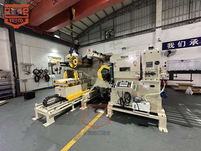 沖床三合一開卷整平送料機(jī)選配裝置—上料臺(tái)車功能詳解